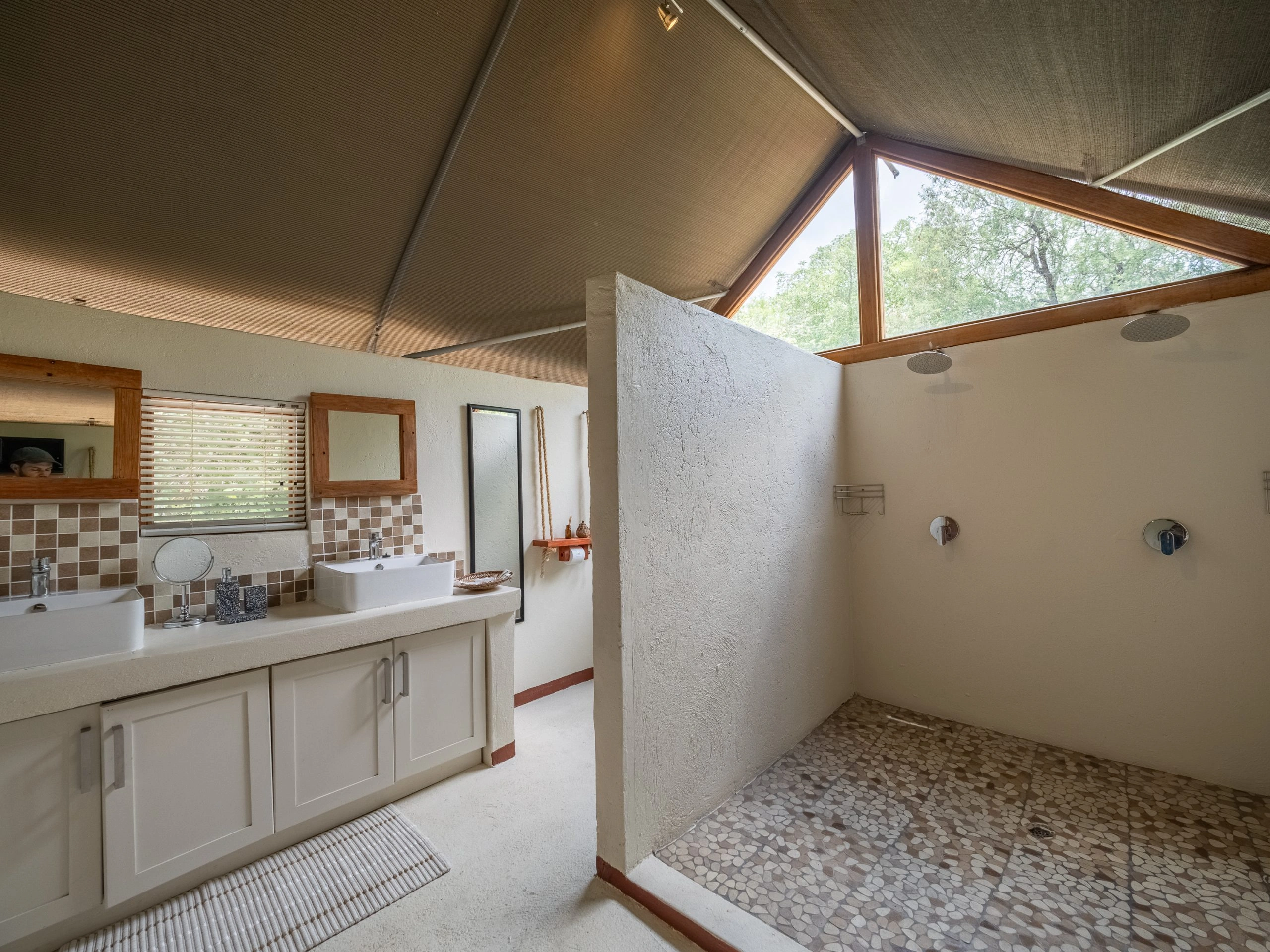 African bush luxury tent at MILIMA Safari Lodge