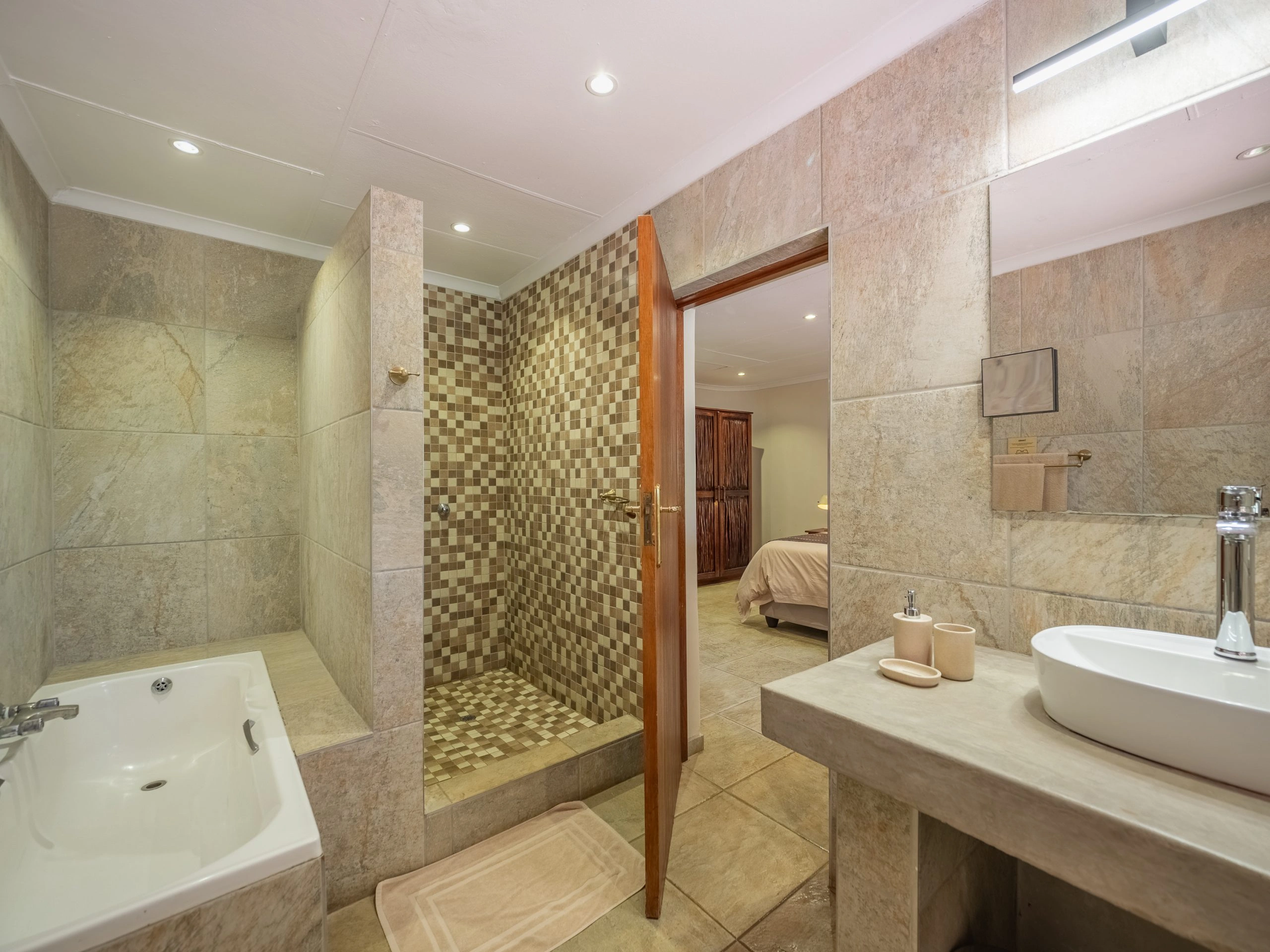 Manor House for families at MILIMA Safari Lodge